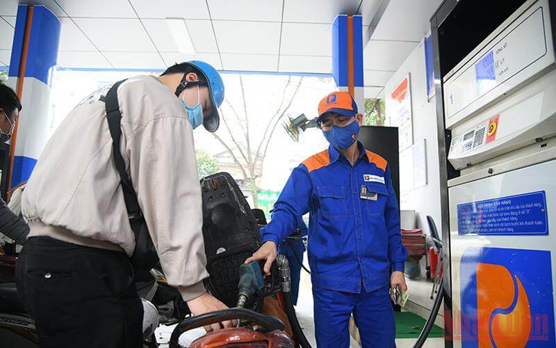 Điều hành giá xăng dầu: Làm gì để phát huy vai trò quản lý Nhà nước?