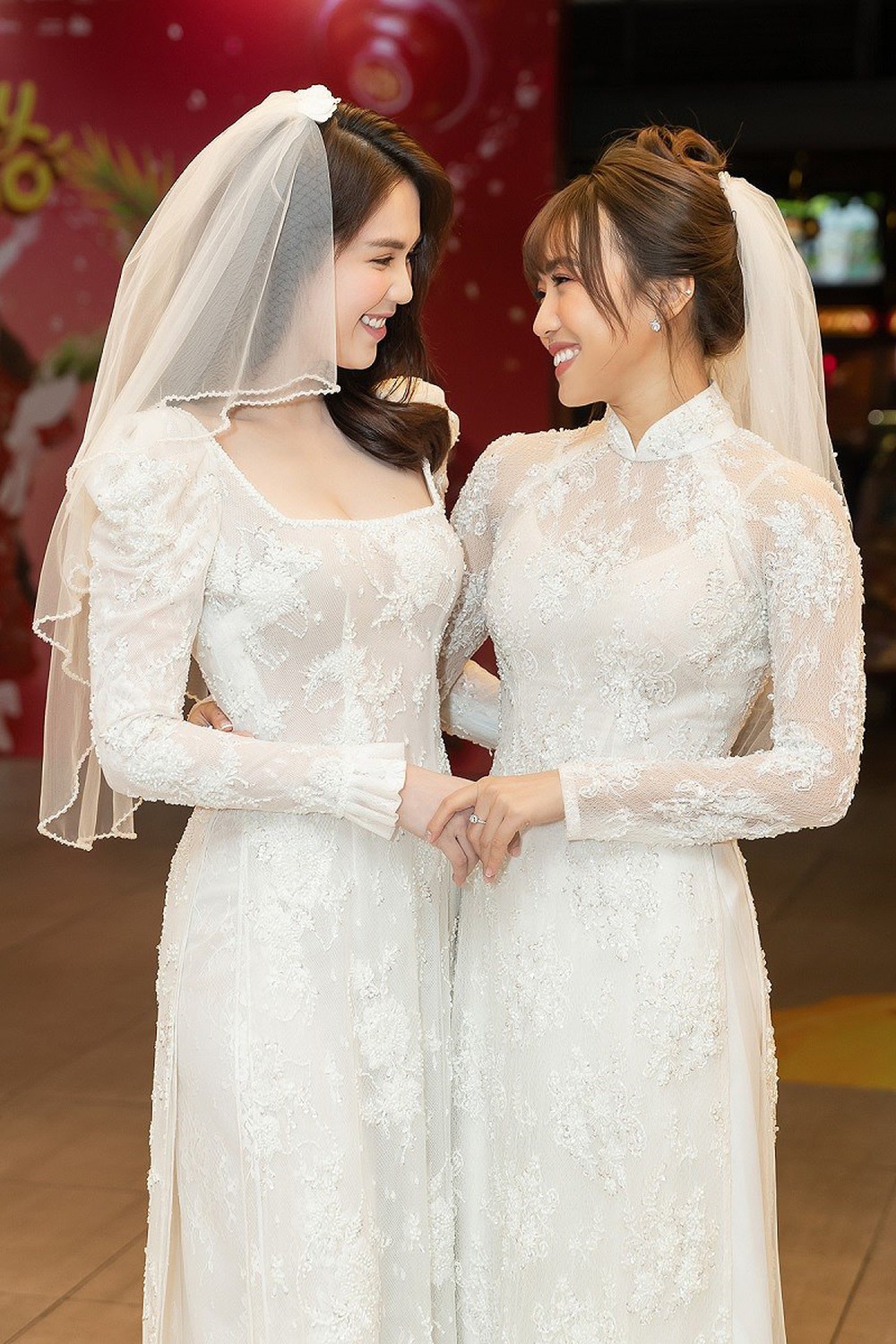 Ngọc Trinh và Diệu Nhi mặc áo cô dâu ra mắt phim
