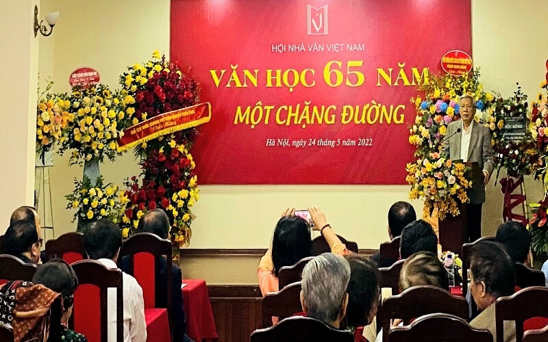 Văn học Việt Nam 65 năm một chặng đường