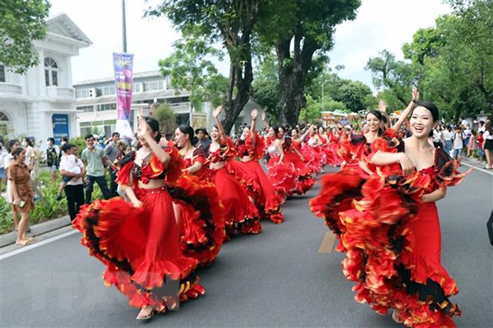 Festival Huế 2022: Rực rỡ sắc màu văn hóa trong lễ hội đường phố