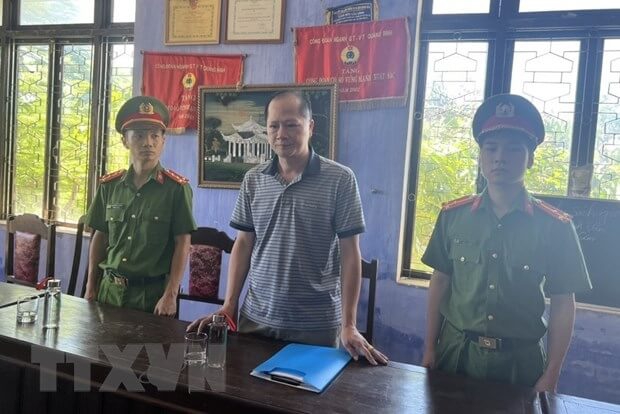 Bắt tạm giam 2 Phó Giám đốc Trung tâm đăng kiểm ở Quảng Bình