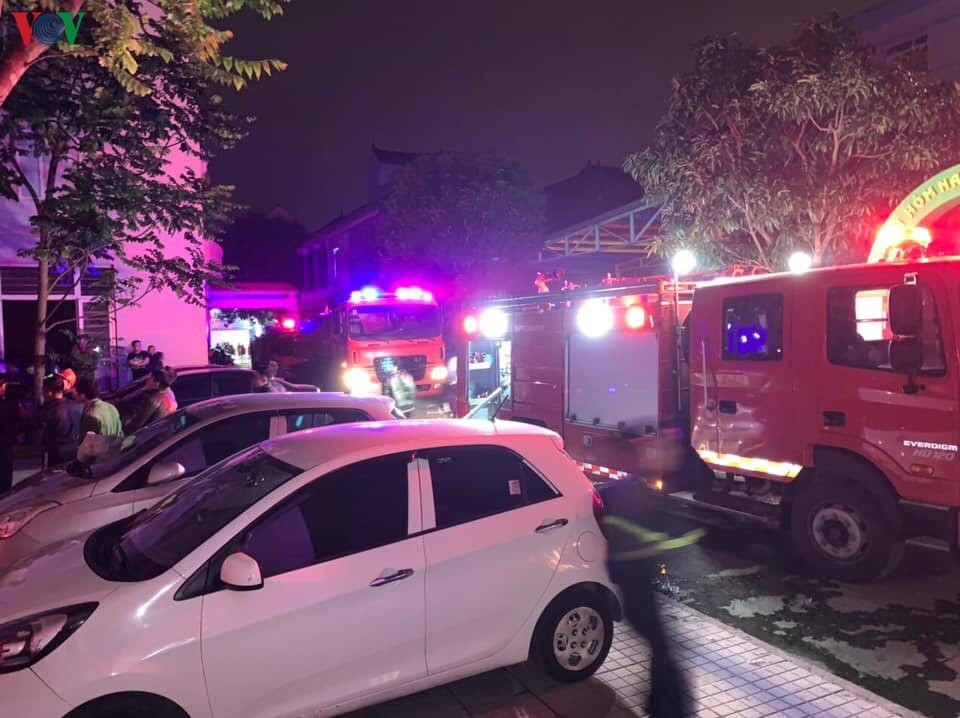 Cháy khu nhà sinh viên, 7 người được giải cứu