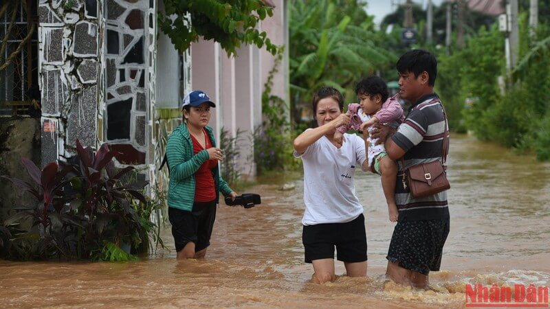 Hơn 3.600 học sinh ở Đồng Nai nghỉ học do nước lũ dâng cao