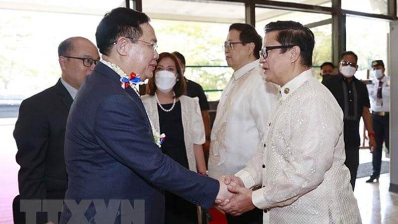 Chủ tịch Quốc hội Vương Đình Huệ bắt đầu thăm chính thức Philippines