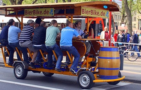 Xe đạp bia sắp bị xóa sổ khỏi Amsterdam